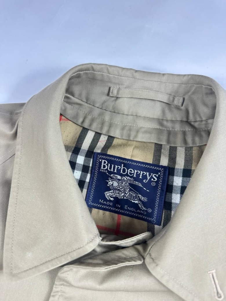 1990’s Burberrys Set Up 90s Burberrys trench coat > PostObsession